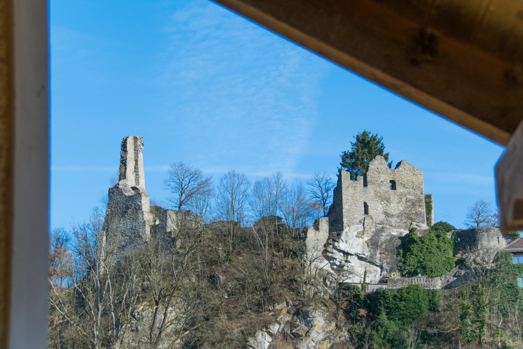 Burgblick mit Balkon – Ferienwohnungen und Gästezimmer – Urlaub auf dem